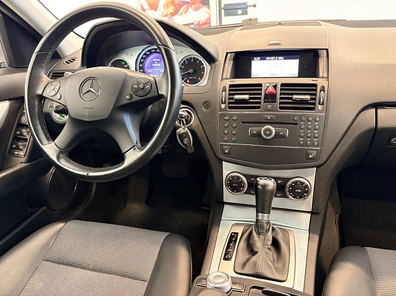 Mercedes-Benz C180 23 of 30