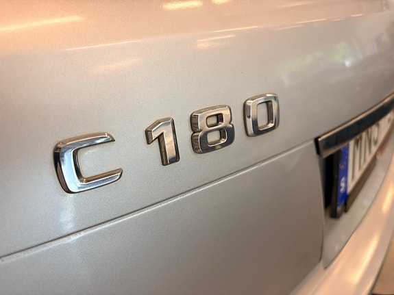 Mercedes-Benz C180 9 of 30