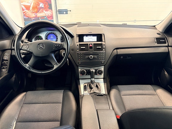 Mercedes-Benz C180 22 of 30