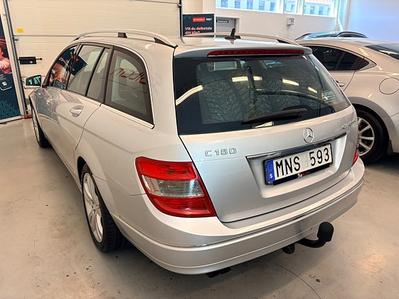 Mercedes-Benz C180 10 of 30
