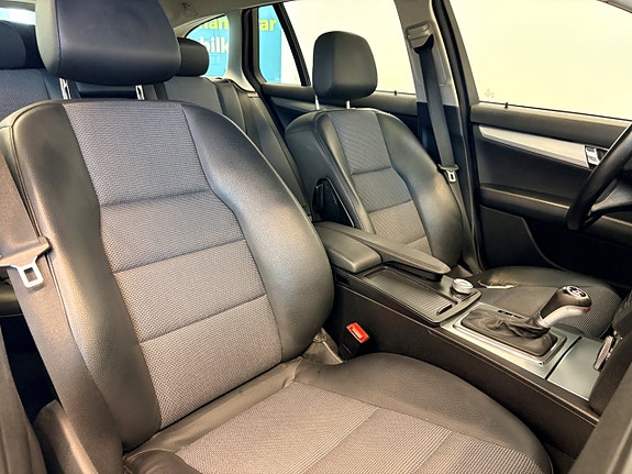 Mercedes-Benz C180 18 of 30