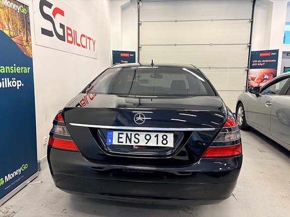 Mercedes-Benz S320 9 of 30