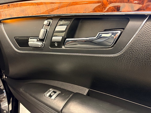 Mercedes-Benz S320 15 of 30