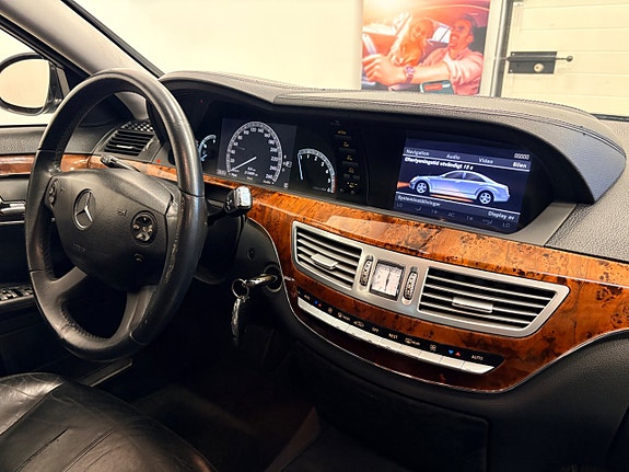 Mercedes-Benz S320 16 of 30