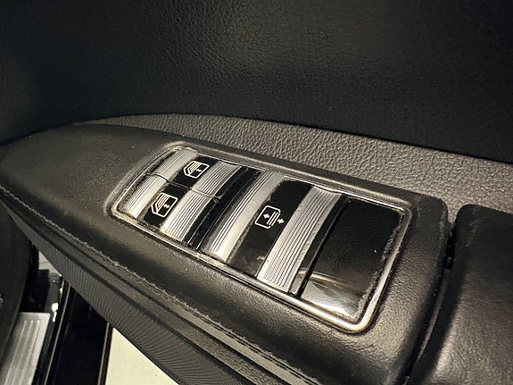 Mercedes-Benz S320 18 of 30
