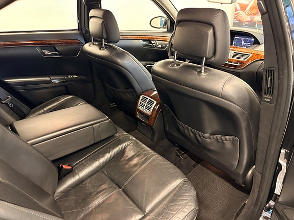Mercedes-Benz S320 17 of 30