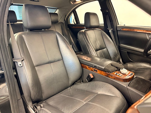 Mercedes-Benz S320 19 of 30