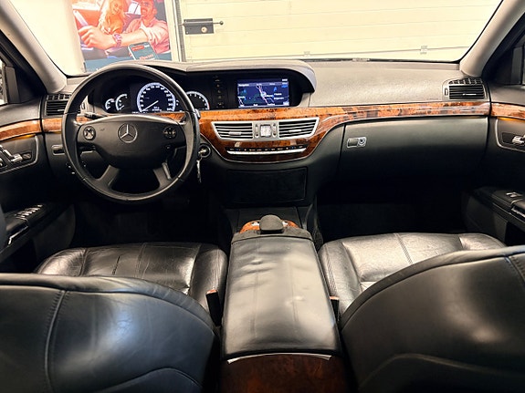 Mercedes-Benz S320 22 of 30