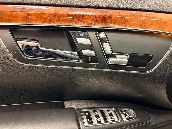 Mercedes-Benz S320 26 of 30