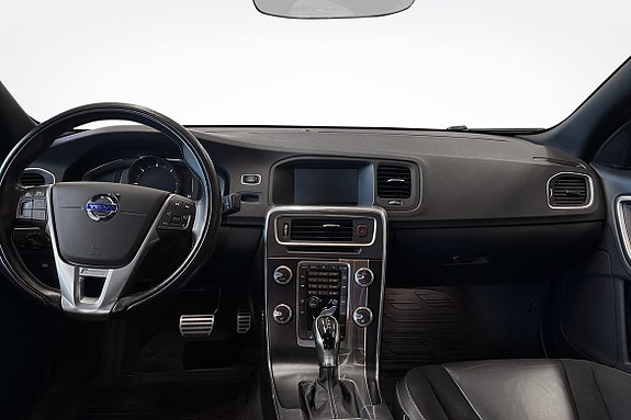 Volvo S60 8 of 15