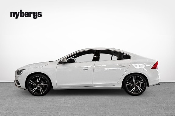 Volvo S60 2 of 5