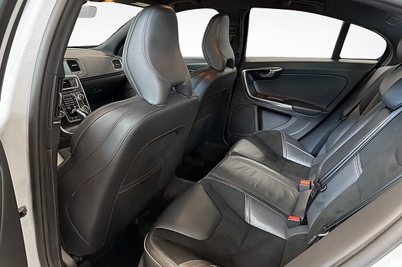 Volvo S60 7 of 15