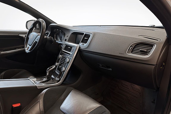 Volvo S60 9 of 15