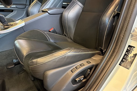 Volvo S60 13 of 15