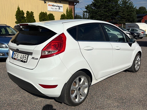 Ford Fiesta 3 of 5