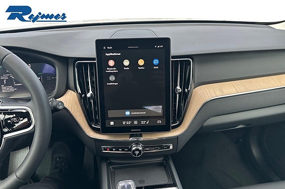 Volvo XC60 10 of 22
