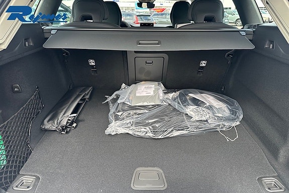 Volvo XC60 11 of 22