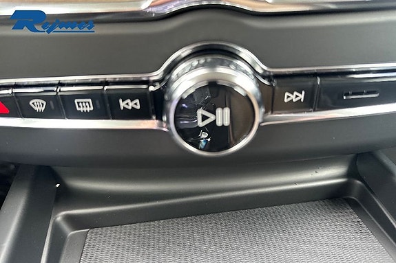 Volvo XC60 16 of 22