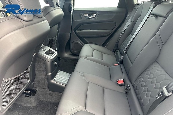 Volvo XC60 12 of 22