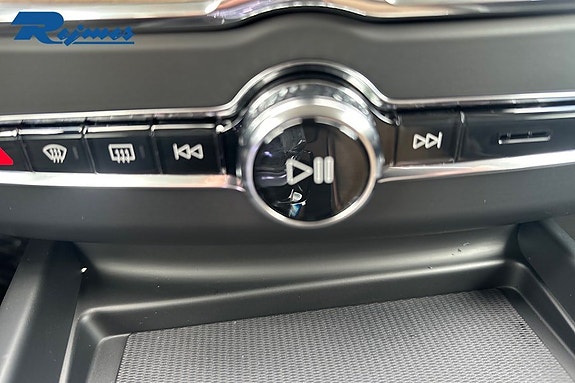 Volvo XC60 16 of 22
