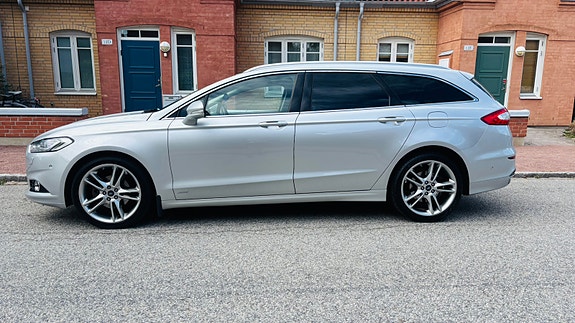 Ford Mondeo 2 of 7