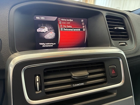 Volvo V60 Cross Country 19 of 30