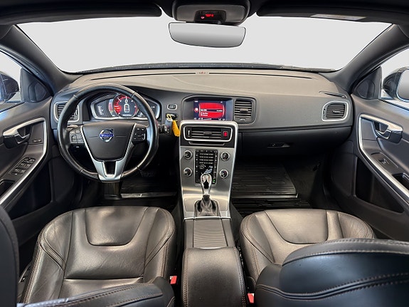Volvo V60 Cross Country 13 of 30