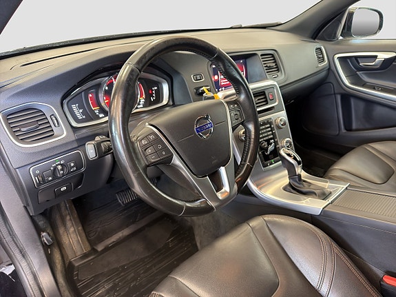 Volvo V60 Cross Country 10 of 30