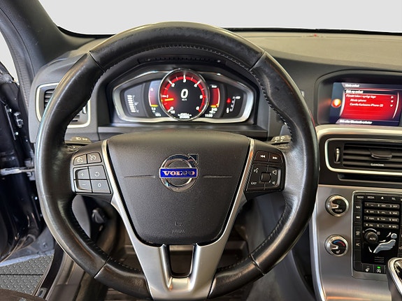 Volvo V60 Cross Country 11 of 30