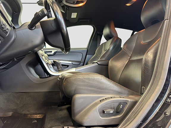 Volvo V60 Cross Country 9 of 30