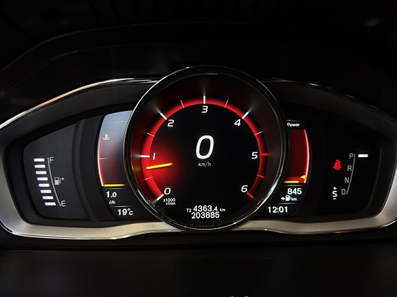 Volvo V60 Cross Country 14 of 30
