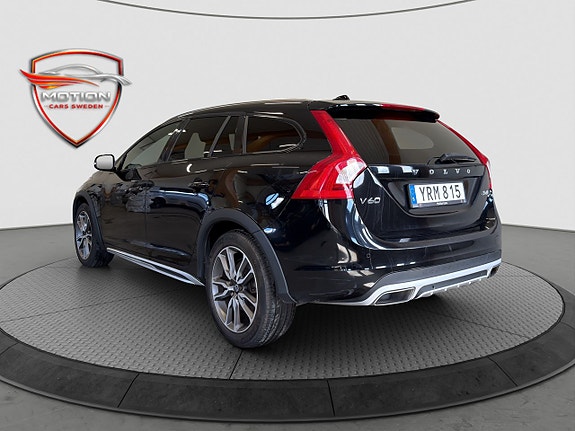 Volvo V60 Cross Country 6 of 30