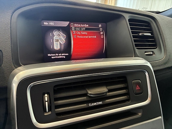 Volvo V60 Cross Country 17 of 30