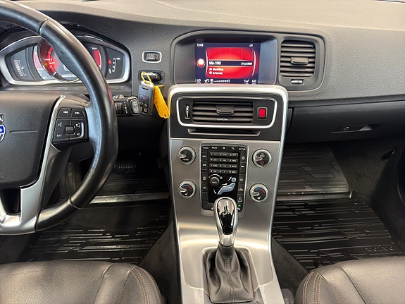Volvo V60 Cross Country 12 of 30