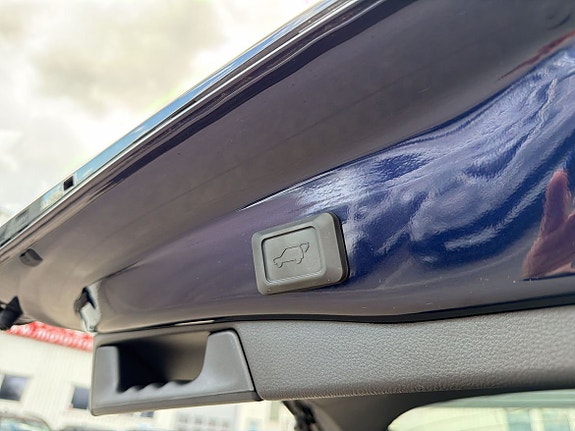 Toyota RAV4 16 of 27
