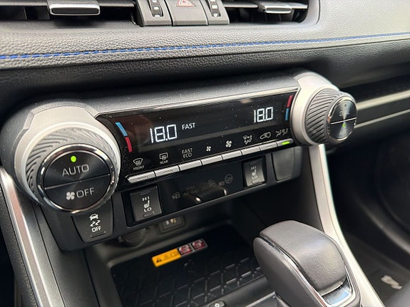 Toyota RAV4 24 of 27