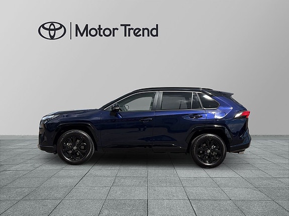 Toyota RAV4 4 of 5