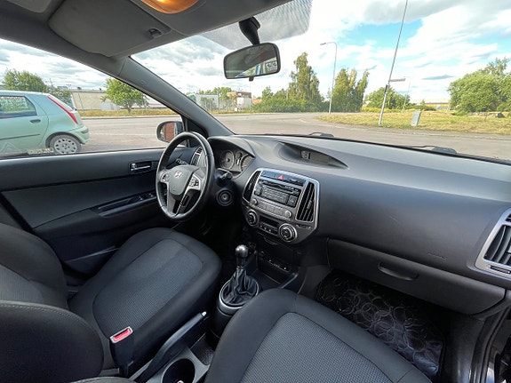 Hyundai i20 11 of 19
