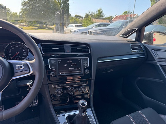 Volkswagen Golf I 7 of 8