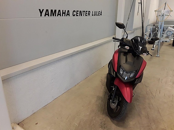 Yamaha RayZR 2 of 2