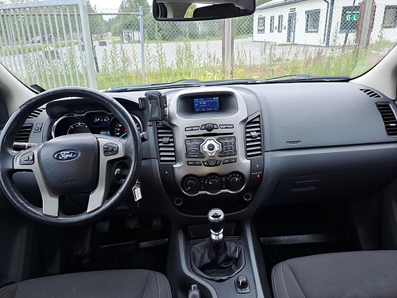 Ford Ranger 16 of 24