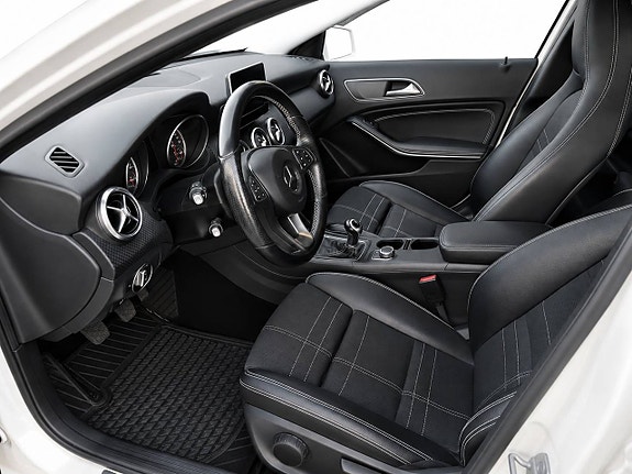 Mercedes-Benz A180 4 of 9