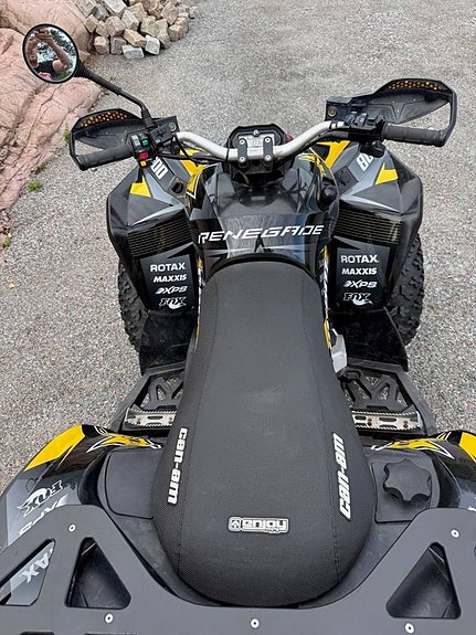 Can-Am Renegade 800 X, nya dekaler och sadel 7 of 7