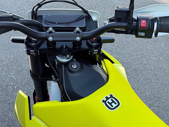 Husqvarna 701 Supermoto / Demo endast 4mil / Räntefritt 24mån 5 of 11