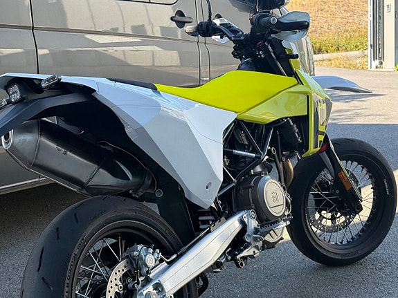 Husqvarna 701 Supermoto / Demo endast 4mil / Räntefritt 24mån 9 of 11