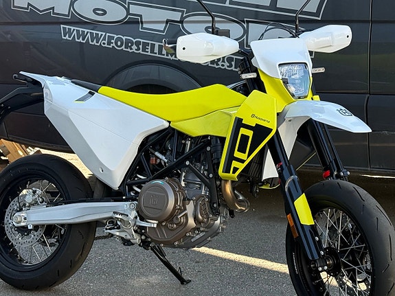 Husqvarna 701 Supermoto / Demo endast 4mil / Räntefritt 24mån 6 of 11