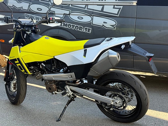Husqvarna 701 Supermoto / Demo endast 4mil / Räntefritt 24mån 8 of 11