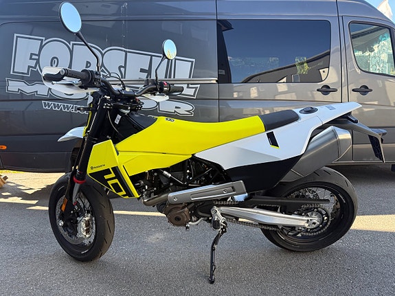 Husqvarna 701 Supermoto / Demo endast 4mil / Räntefritt 24mån 2 of 11