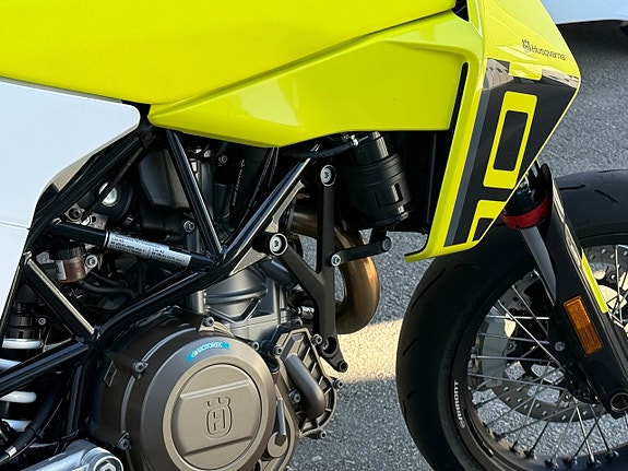 Husqvarna 701 Supermoto / Demo endast 4mil / Räntefritt 24mån 3 of 11