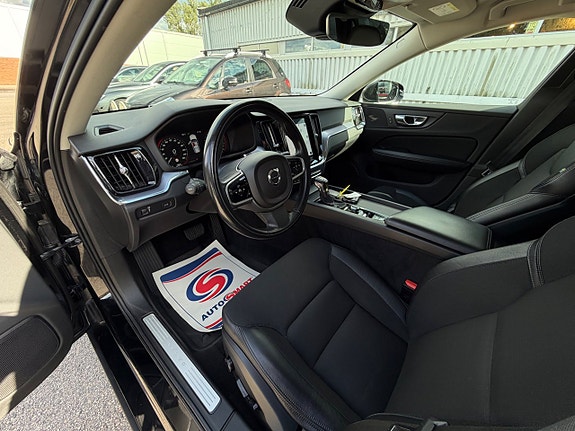 Volvo V60 11 of 29